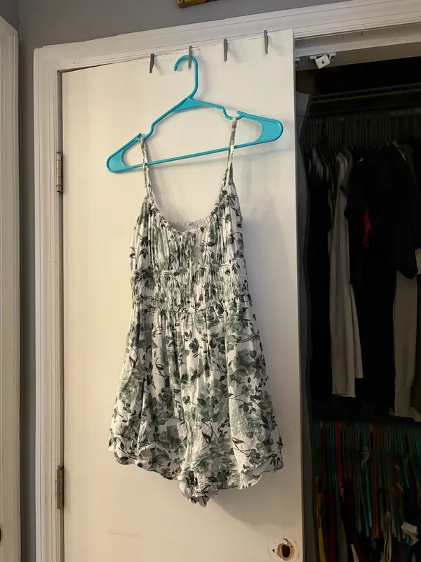 Hollister Green and White Floral Romper - Image 2