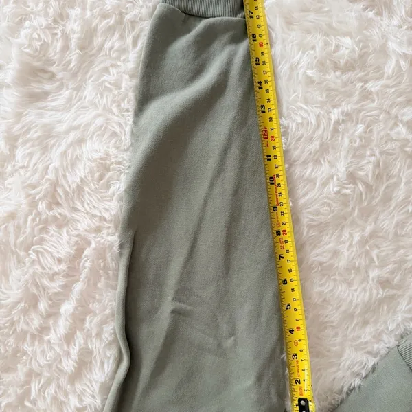Women’s Under Armour Olive Quarter-Zip Sweatshirt - Size XL - Image 8
