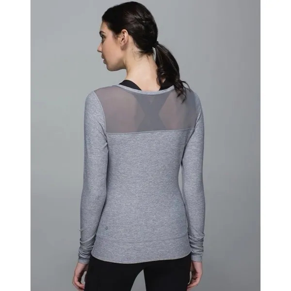 Lululemon Just Breathe Long Sleeve Top Women's Medium 10 Light Gray Athletic - Image 2