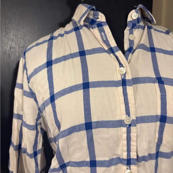 💜 J. Crew 100 Percent Cotton Blue and White Plaid Women's Button Down Shirt 🦭 - Image 2