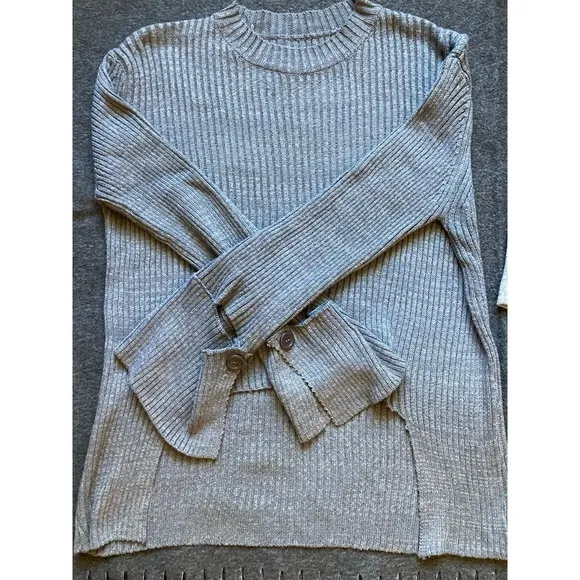 Trendy Gray 2-Piece Knit Set - Oversized Sweater‎ & Mini shorts - XS - Image 10