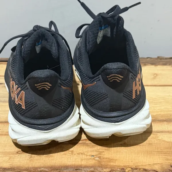 Hoka Women’s Clifton 9‎ Sneaker in Black/Rose Gold Size 7.5 B20 - Image 7