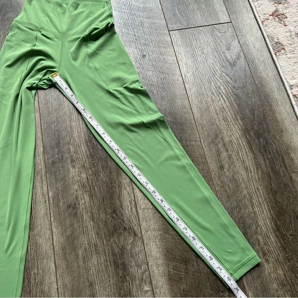 Offline by Aerie Real Me 7/8 High Rise Pocket Leggings Kelly Green Size XS - Image 4