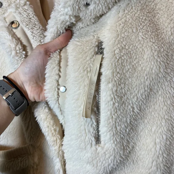 Varley Balter Relaxed Sherpa Gilet Vest Cream Faux‎ Fur Women's Medium - Image 7
