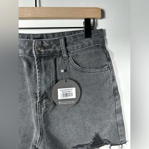 White Fox Denim Shorts Gray / Black Distressed Raw Hem High Rise Size M NWT - Image 5