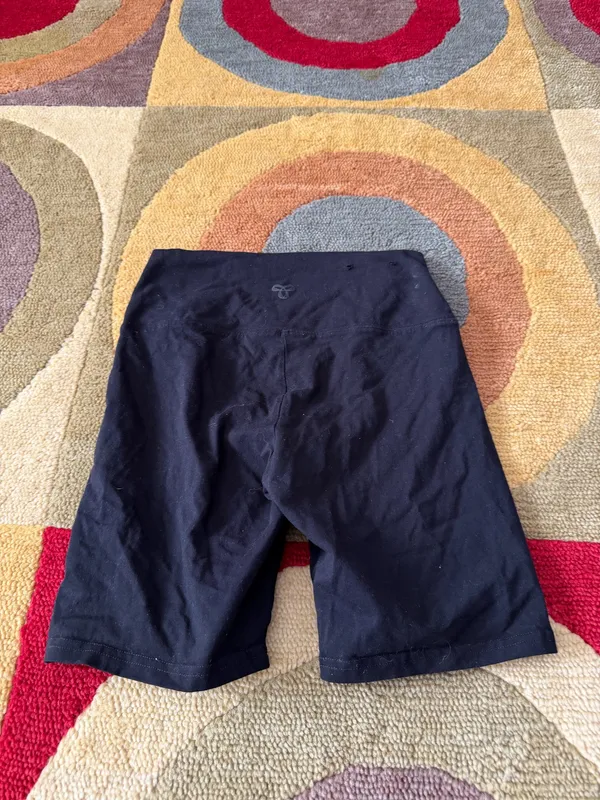 Aritzia TNA Black Cotton Bike Biker Shorts 7” Inseam Medium See ALL pics flawed - Image 4