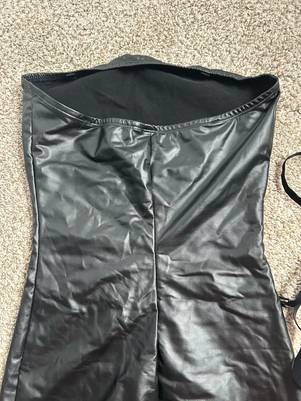 Spirit Halloween Black Dress with adjustable straps - Image 6