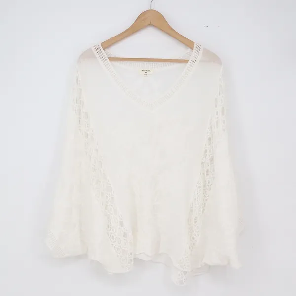 World Market Poncho Top Womens One Size Boho Crochet Lace White Embroidered EX - Image 2