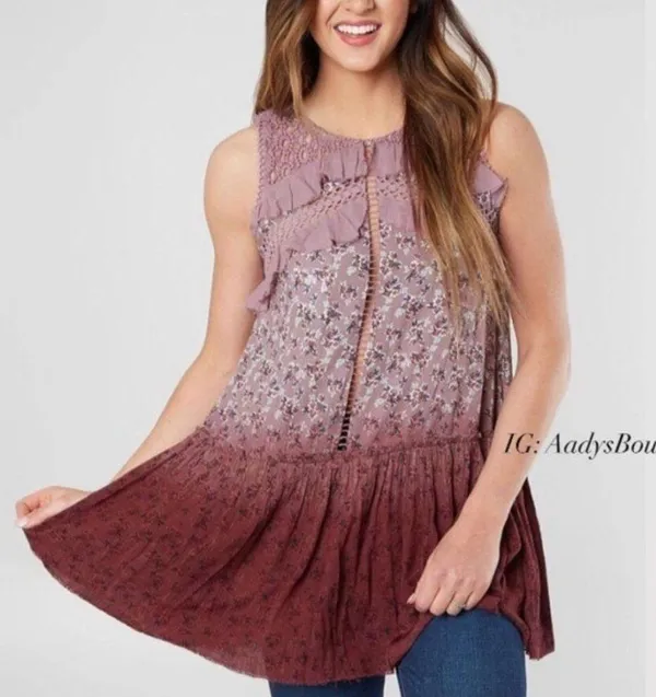 Gimmicks by BKE Mauve High Neck Pieces Floral Top Size M New with Tag - Image 2