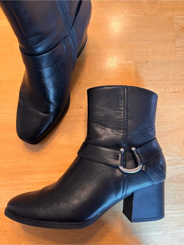 BareTraps Black Leather Mid-Heel Ankle Booties - Image 3