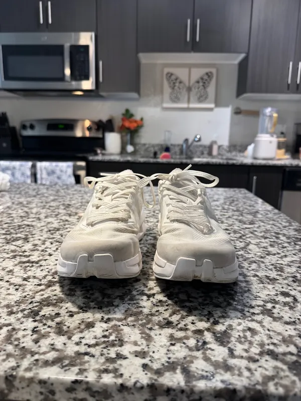 On Cloud Shoes - Image 2