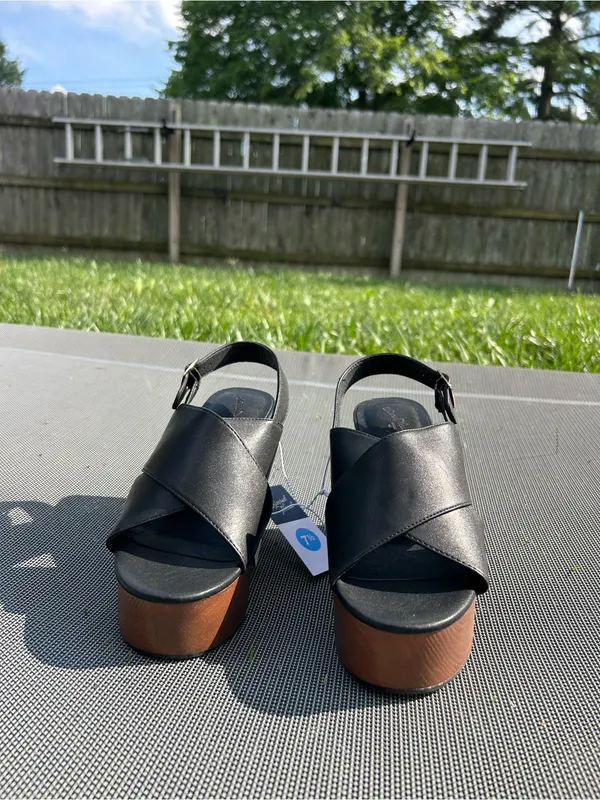Universal Threads Nwt Naomi‎ Wood Wedge Heels with Memory Foam Insole - size 7.5 - Image 3