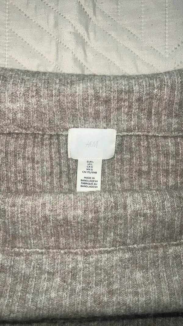 H&M Off The Shoulder Top - Image 2
