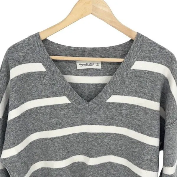 Abercrombie & Fitch Womens Stripe Soft Collection Pullover Sweater Gray White XS - Image 2