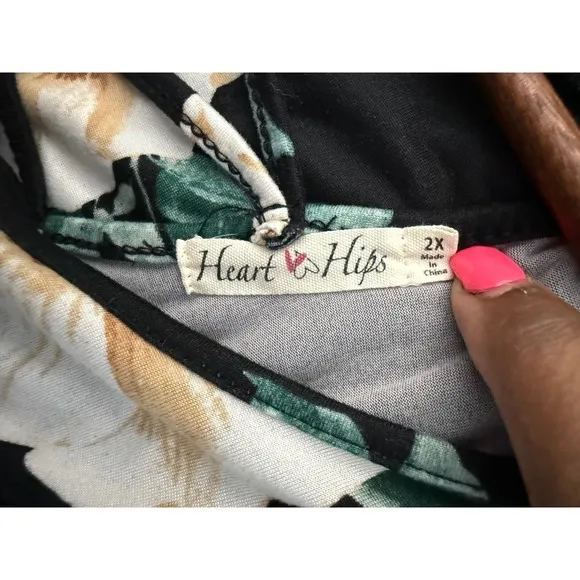 Hearts and Hips Women Size 2X Floral Criss Cross Back‎ A-Line Black Dress - Image 4