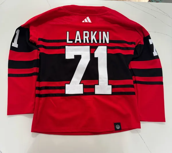 Adidas Reverse Retro 2.0 Detroit Red Wings Dylan Larkin #71 Jersey Size 46 - Image 2