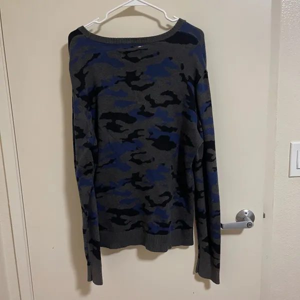 American Rag CIE Men’s Grey & Blue Camouflage Crewneck Sweatshirt (Size M) - Image 2