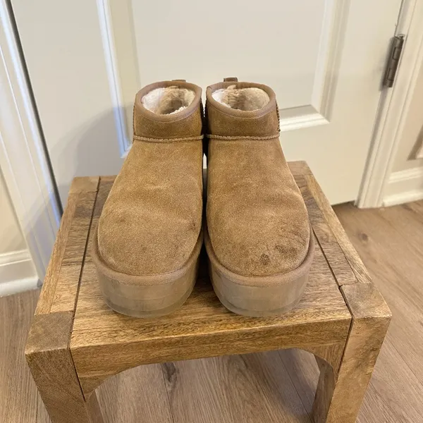 UGG Classic Ultra Mini Platform Boot in Chestnut Size US 9 - Image 4