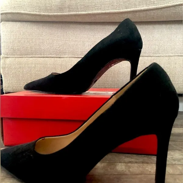 New Rouge helium black suede texture NWT - Image 2