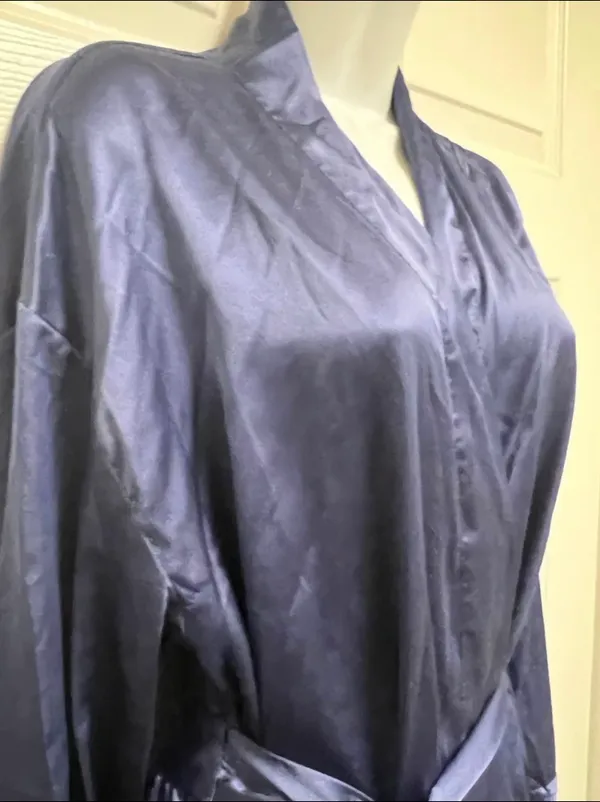 Victoria's Secret Navy Satin Short Robe - Image 4