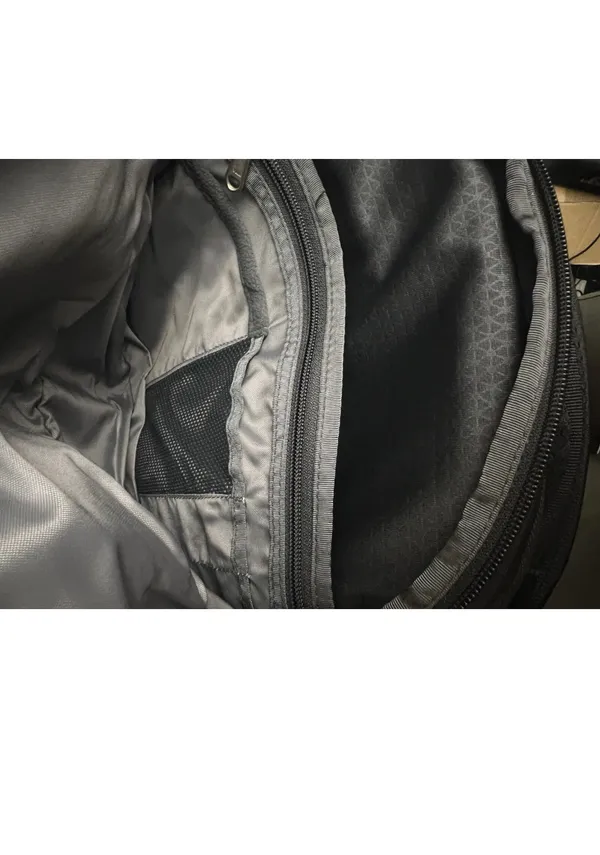 The North Face Unisex Borealis Laptop Backpack Black New w/tag - Image 4