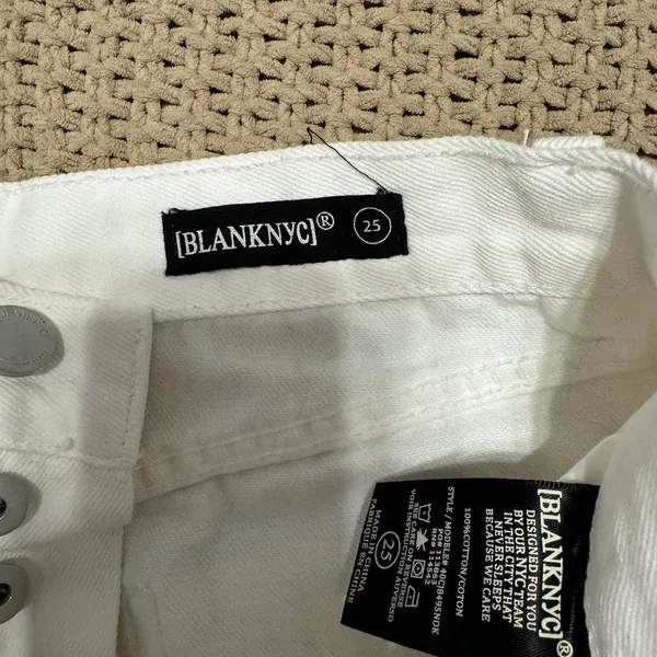 BLANKNYC White Denim Shorts - Image 3