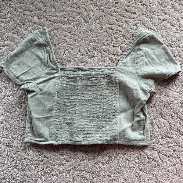 Hollister Green Crop Top Square Neck - Image 2