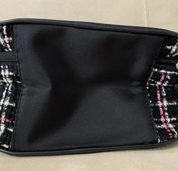 Lancôme Black and Pink Tweed Cosmetic Case - Image 4