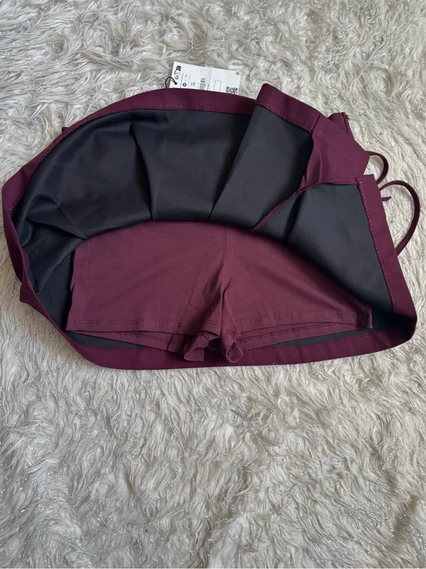 Bershka Burgundy Women’s Pleated Mini Skirt/Short with Side Bow Detail‎ Size M - Image 8