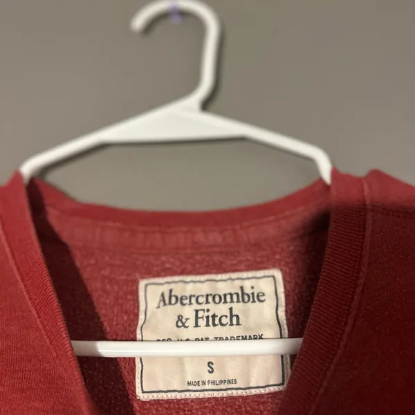 Abercrombie & Fitch Men's Brick Red Crewneck Sweater - Image 2