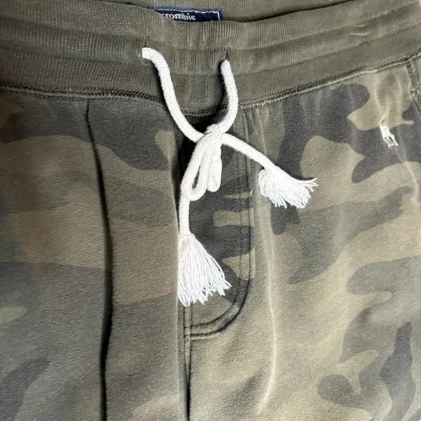 Abercrombie & Fitch Green Camo Fleece Jogger Sweatpants Activewear Size Medium - Image 2