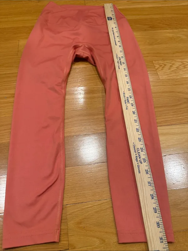 Gymshark legging size medium. - Image 2