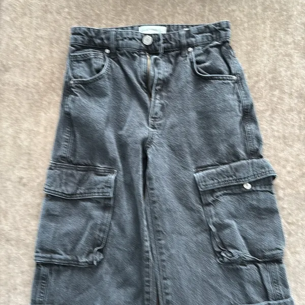 Cotton On cargo wide leg jean. 30”inseam. Color- black. Size- 2 - Image 4
