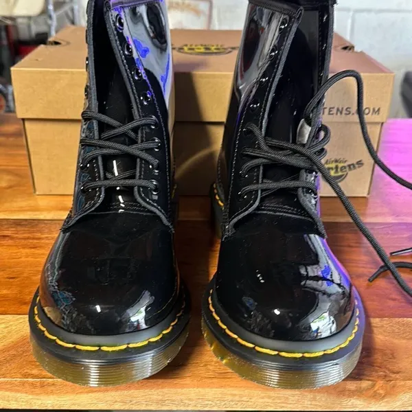 NWT Dr. Martens 1460 Women's Patent Leather Boots Fashion size 7‎ - Image 9
