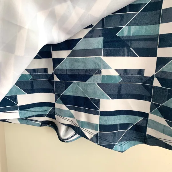 3/$15 Abercrombie & Fitch Abstract Geometric Print Skort in Blue - Image 2