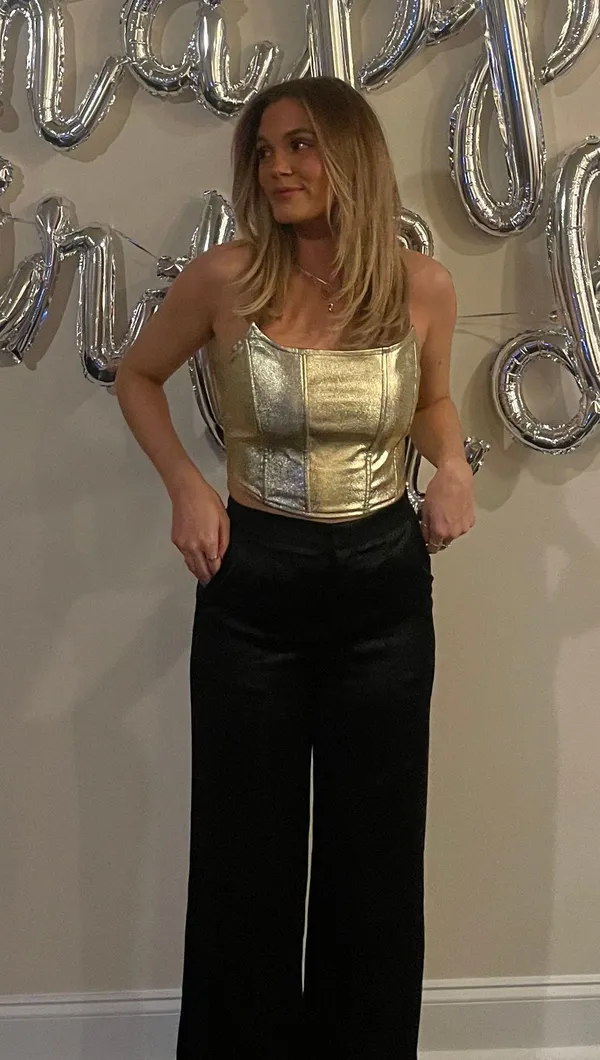 Vestique Sofie the label gold Metallic top - Image 6