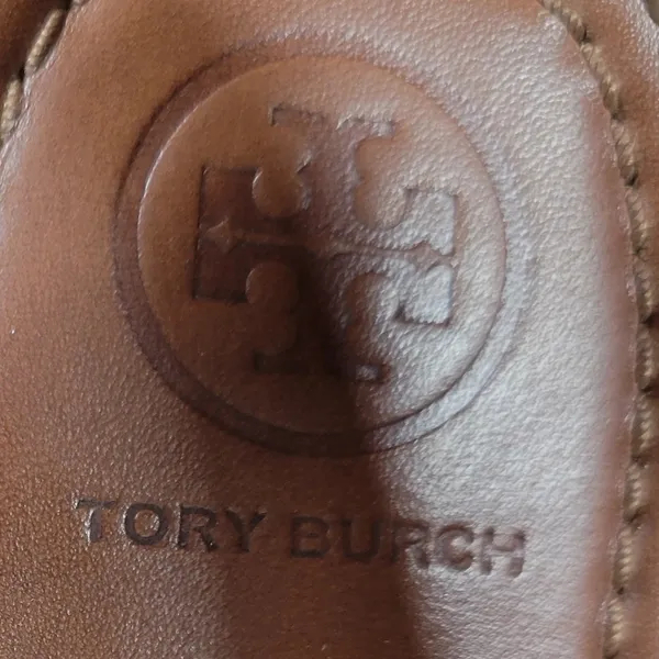 Tory Burch Minnie Leather Thong Sandals 9.5 Tan Gold Logo Medallion Flats Summer - Image 7