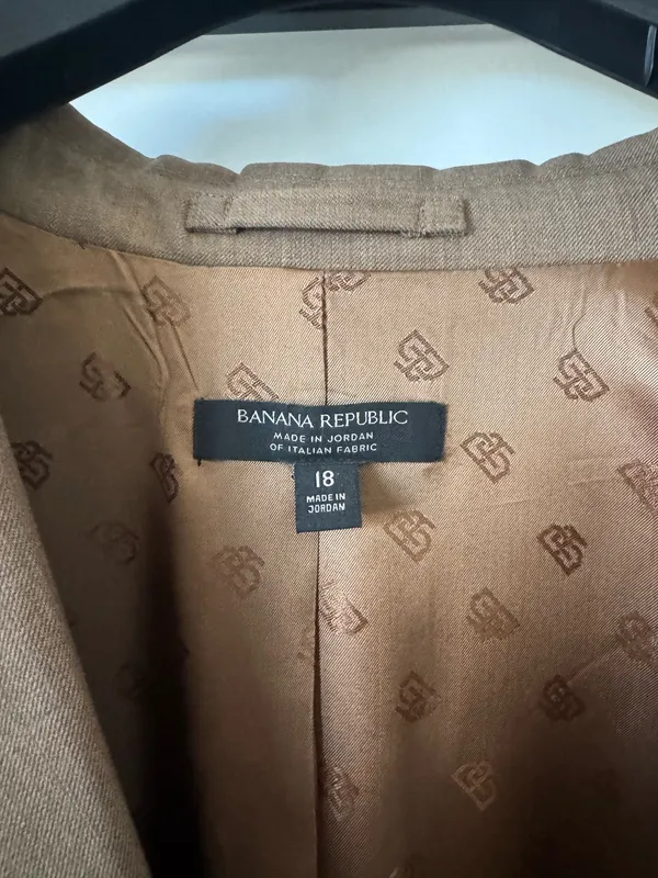 Banana Republic Camel Blazer - Image 3