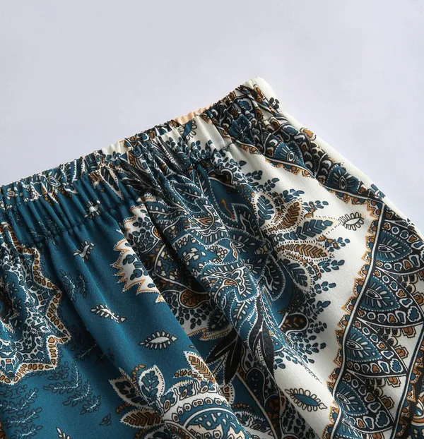 Cider X-small Blue and White Paisley Shorts - Image 4