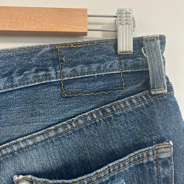 Levi’s Studded 501 Distressed Jean Shorts Sz 33 - Image 4