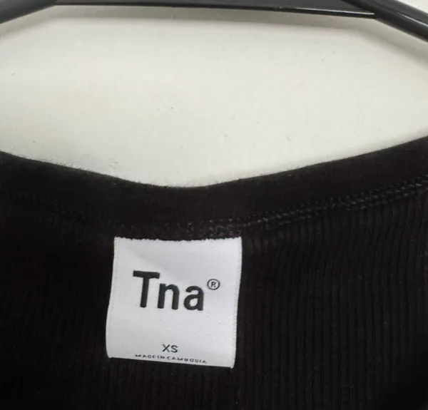 Aritzia TNA cropped tank  - Image 3
