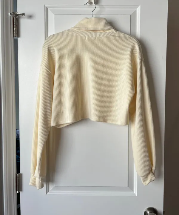 Cream Turtleneck Cropped Velvet Sweater - Image 3