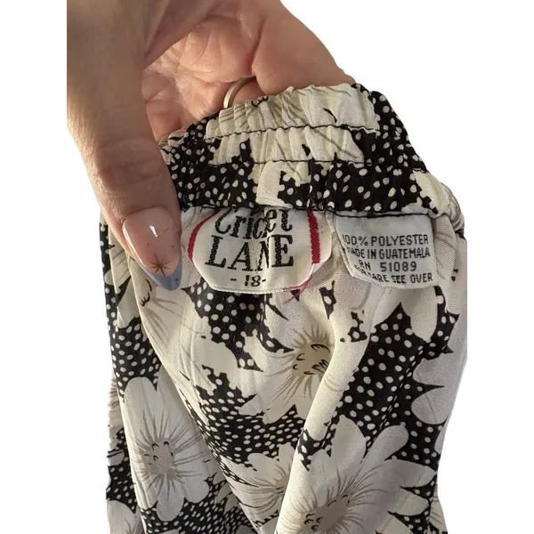 Black and Cream Floral A-Line Midi Skirt - Image 5