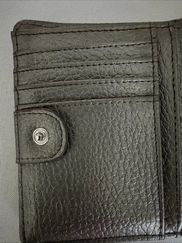 Compact Pebbled Leather Bifold Wallet in Silver - Image 5
