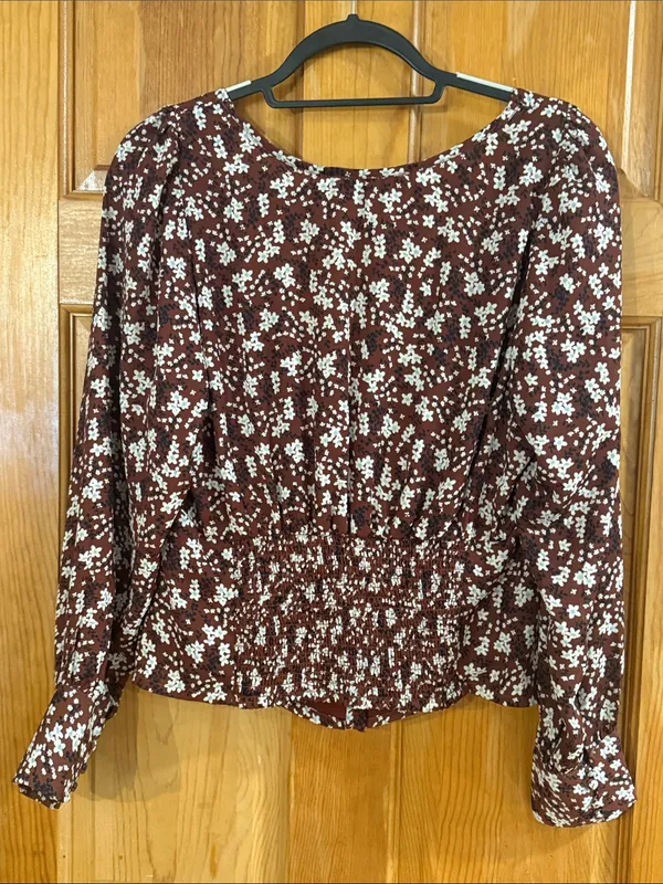 Abercrombie & fitch brown and white ditsy floral botton down blouse size large . - Image 6