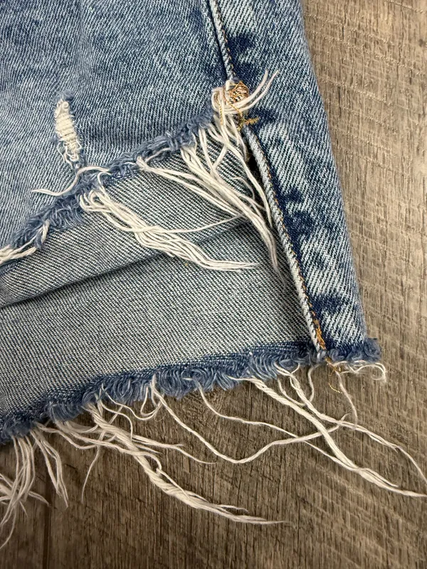 Good American Raw Hem Jean Shorts  - Image 3