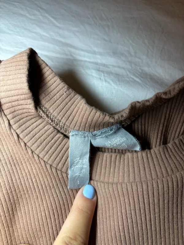Tilly's Brown crop top with unique tie back - Image 4