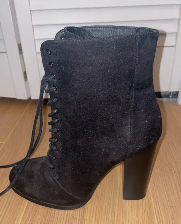 Black Booties Sz 8.5 - Image 4