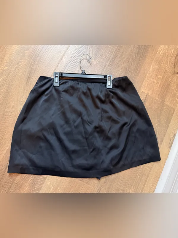 Abercrombie & Fitch Mid Rise Hi-Shine Mini Skort Large - Image 5