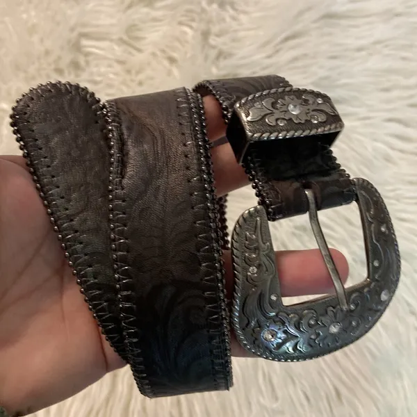 Women's Cowgirl Tooled 1781 leather belt size M length 40” - Image 2